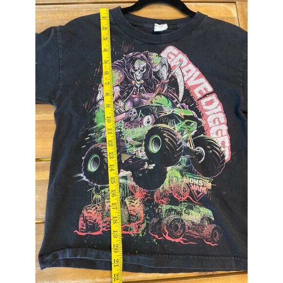 Vintage Grave Digger Monster Trucks Kids T-Shirt Size Medium - Picture 5 of 6
